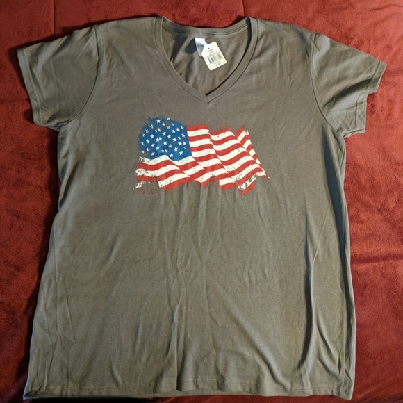 Gildan Tops - Awesome American flag tee